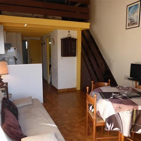 T2 Mezzanine Avec Terrasse, Piscine Et Parking A 300m De La - - Fr-1-388-112